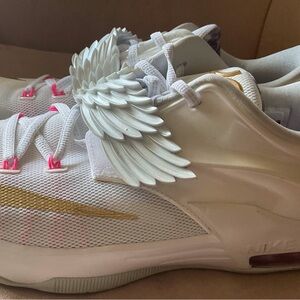 Nike Aunt Pearl/White Metallic Gold (Kevin Durant) Sneakers